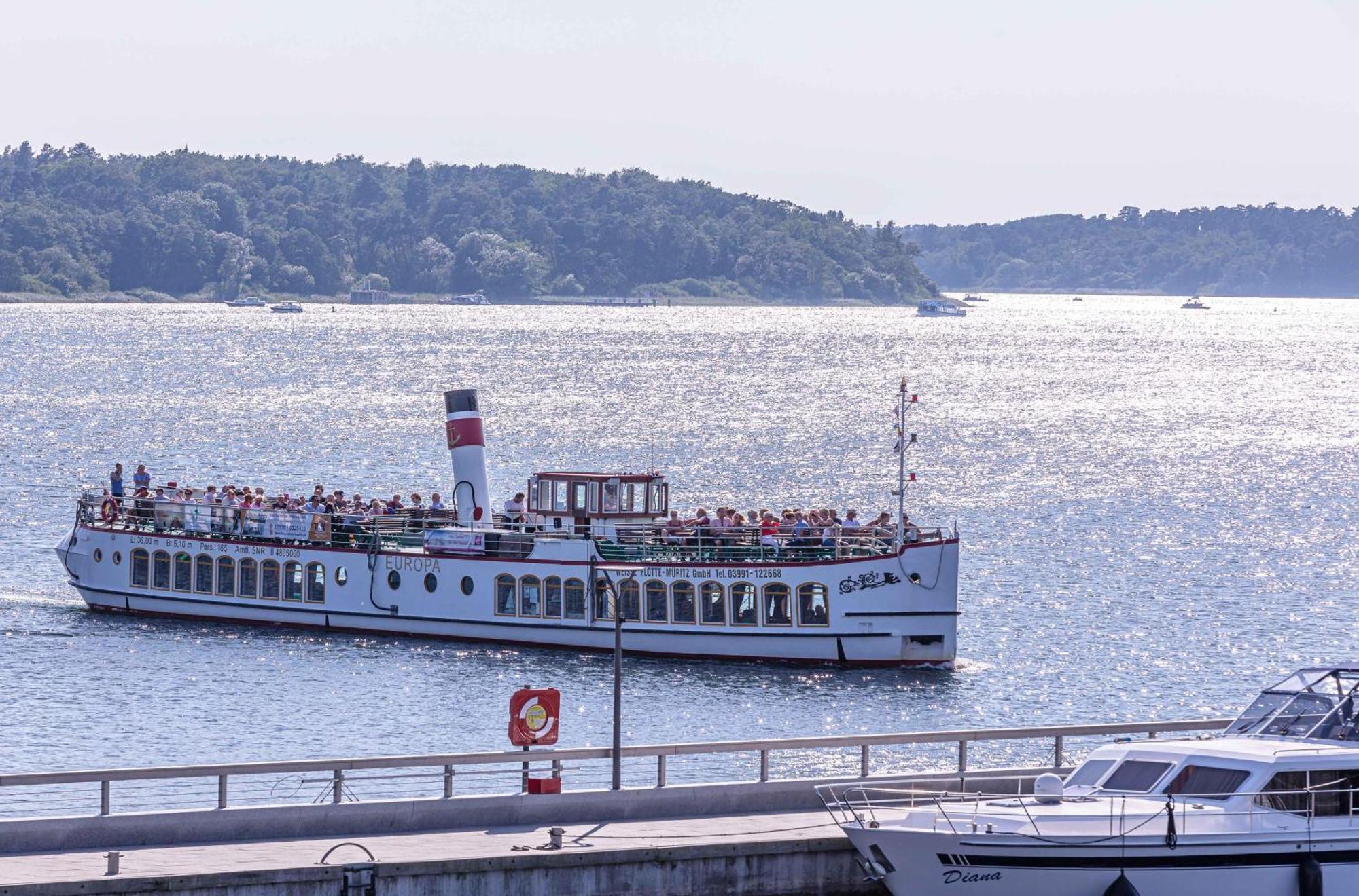 Ferienwohnungen Am Mueritzer Hafen Waren  Buitenkant foto